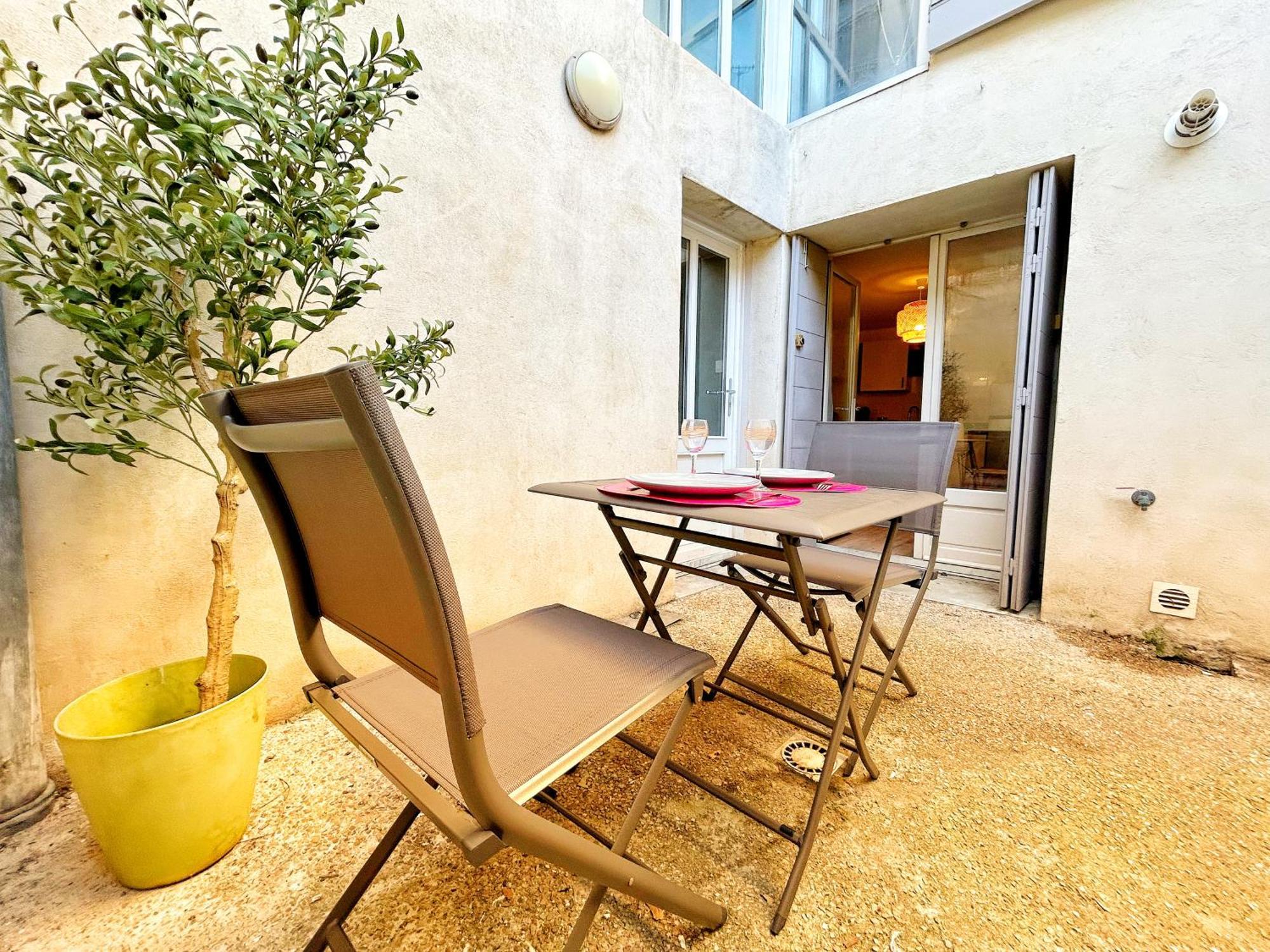 Cosy Ocre Apartment Arles Ngoại thất bức ảnh