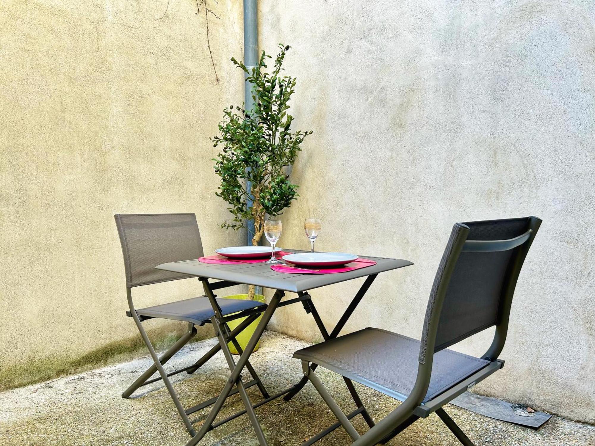 Cosy Ocre Apartment Arles Ngoại thất bức ảnh